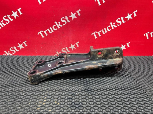 Кронштейн усилителя бампера