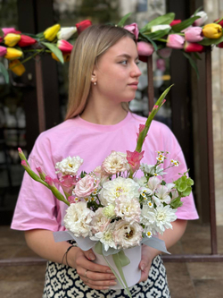 Цветы в коробке «Комплимент»