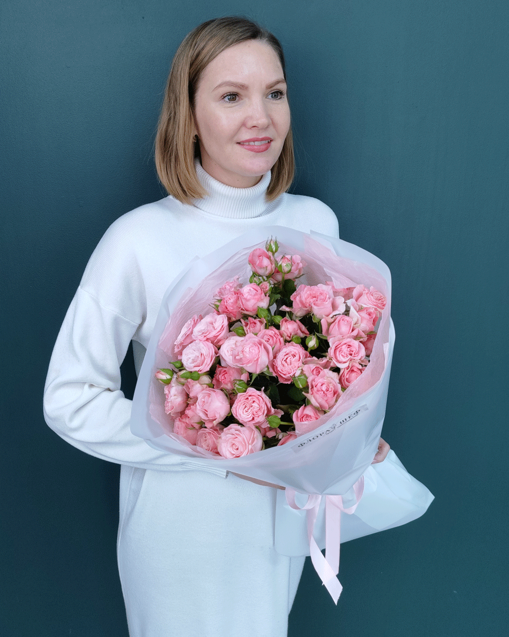 Кустовая пионовидная роза Мадам Бомбастик,9 шт(00424)