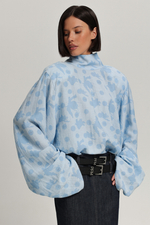 Блуза с подплечниками