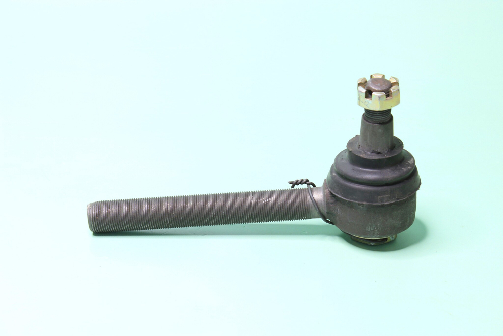 Наконечник тяги рулевой МТЗ-82,320 правый