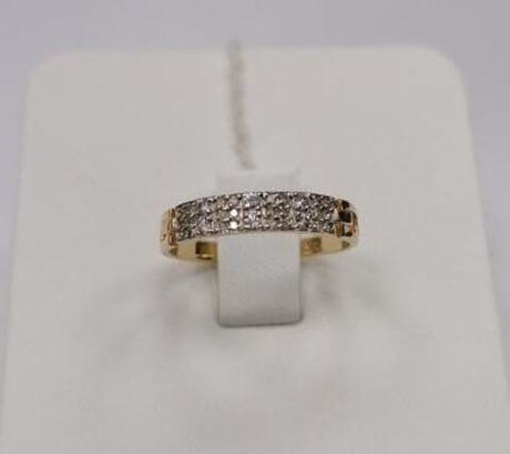 Кольцо из золота с бриллиантами