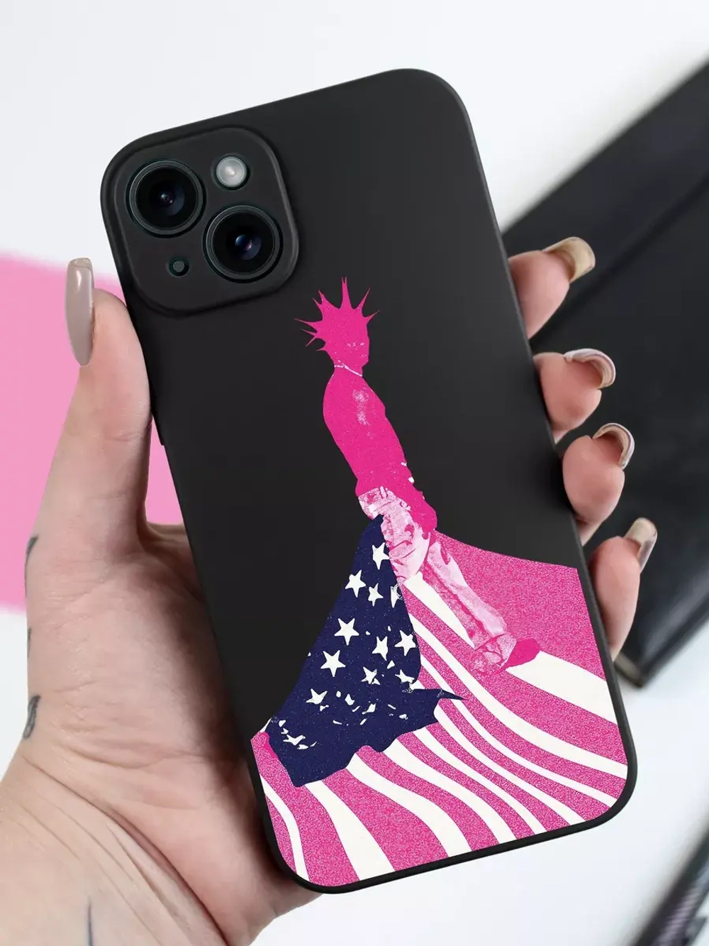 Чехол на iPhone 15 Plus с принтом