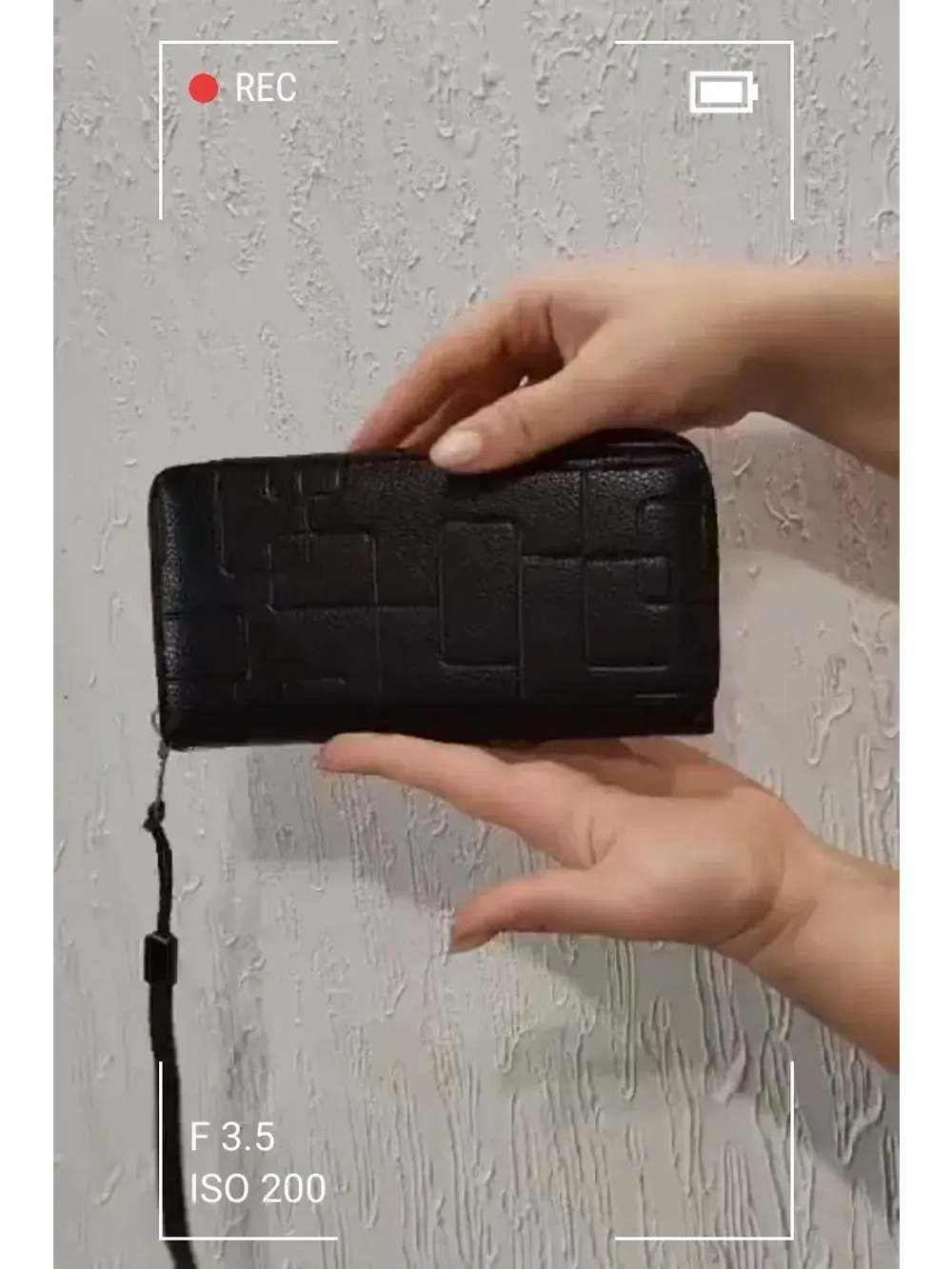 Кошелек с ремешком на руку