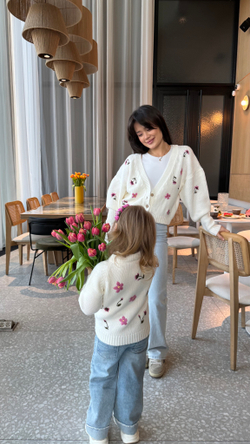 Кардиган с цветами взрослый