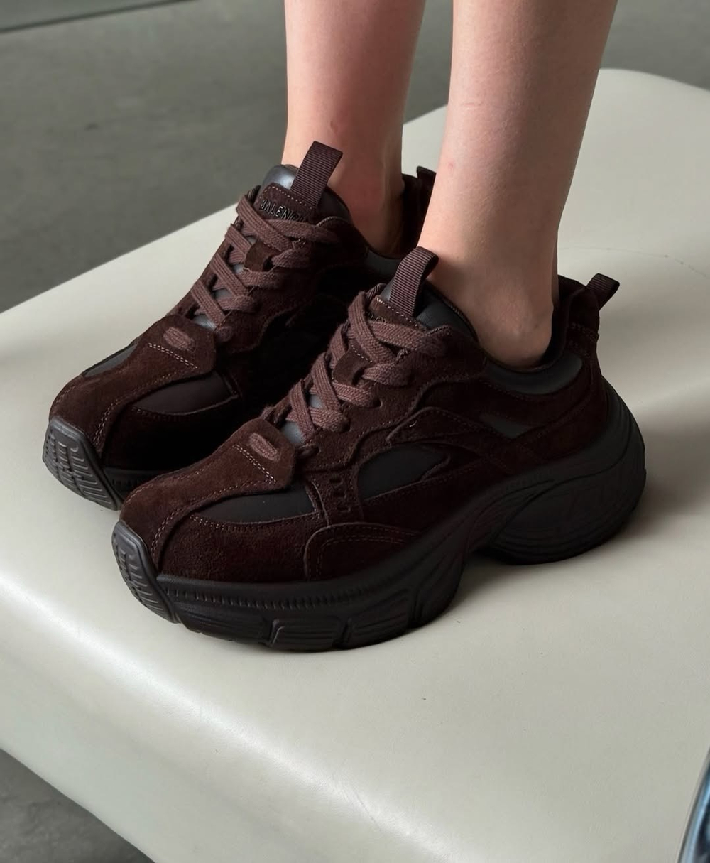 Кроссовки из натуральной замши