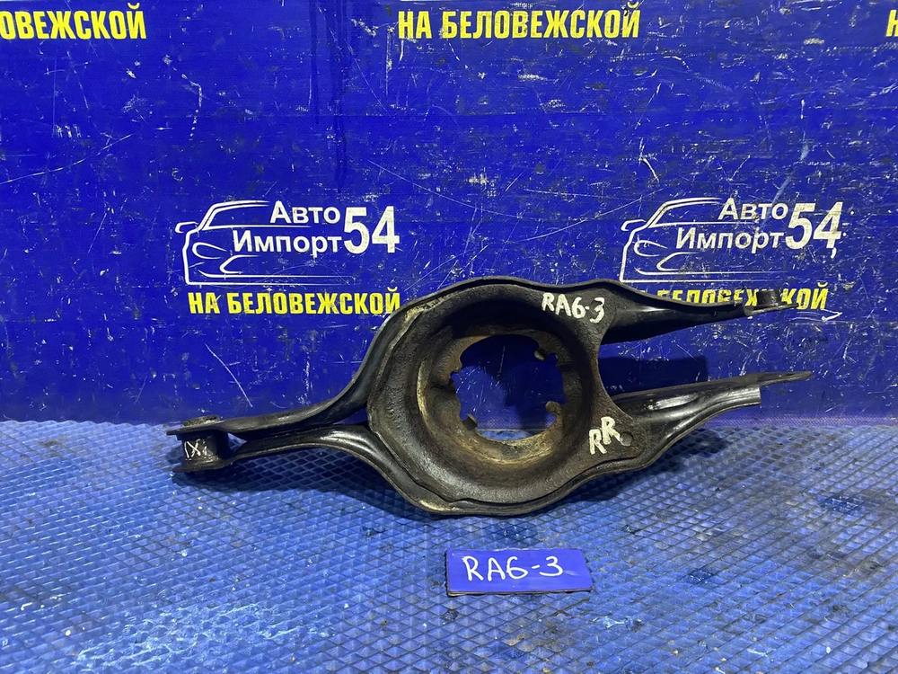 Рычаг задний правый Honda ODYSSEY 2001