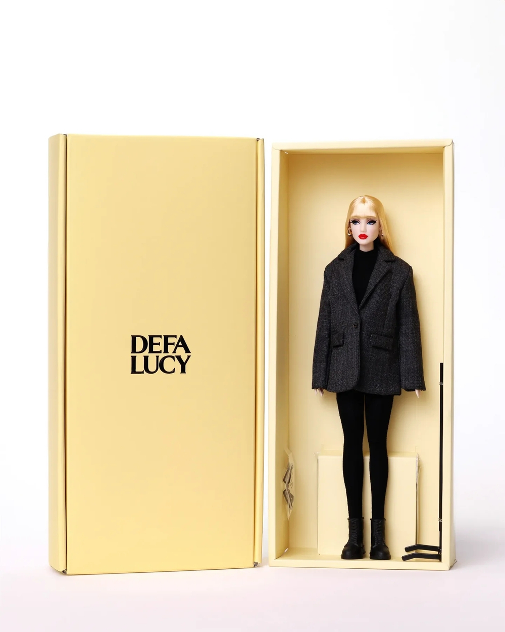 Кукла DEFA LUCY серия 1 ICON Модель № 1.5