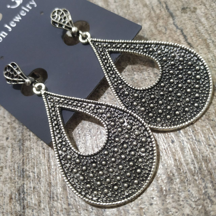 Серьги на англ.заст Bohemia капля точечный узор вырез в форме капли металл античный серебристый