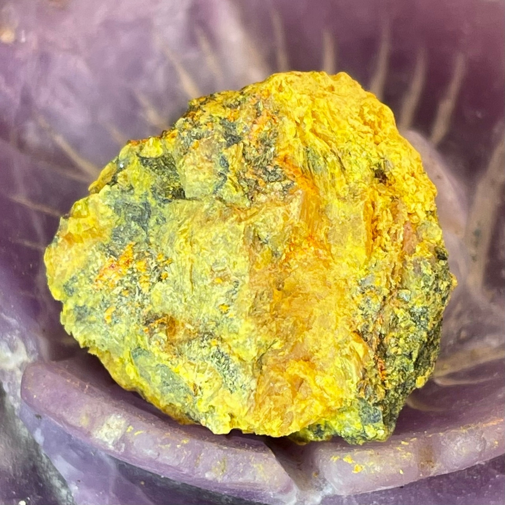 41576 Аурипигмент необработанный 22мм