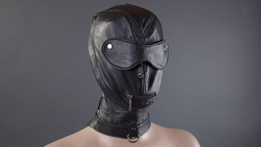 Шлем с ошейником и шорами (Цвет: черный)