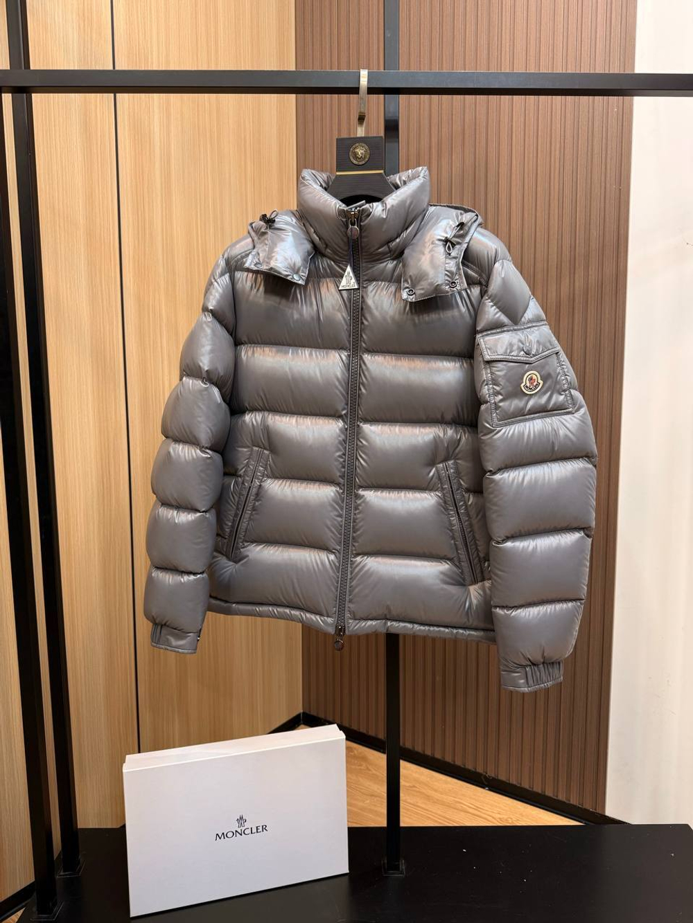 Пуховик Moncler