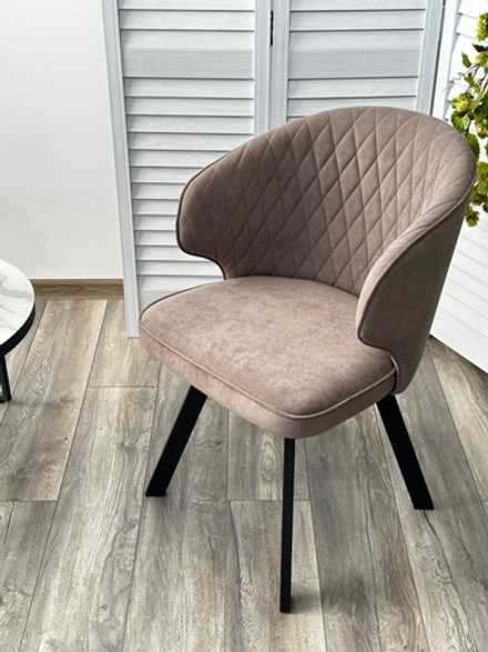 Стул М-City DISAUR Скат (Skat) поворотный на поворотный на 360 градусов, B5 Капучино, Велюр, Черный каркас