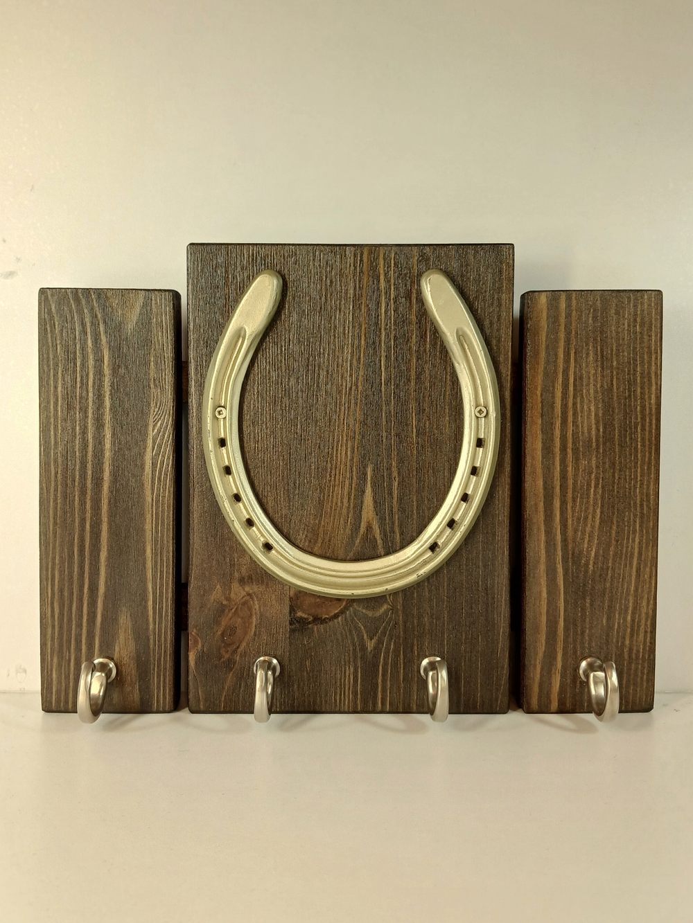 Ключница с подковой. 3-х секционная