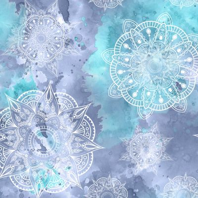 Акварель с узором мандала