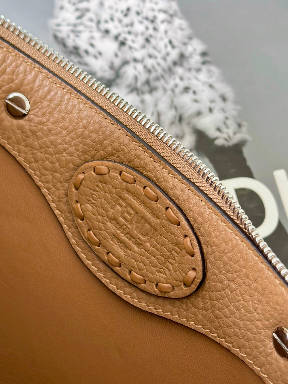 Fendi By The Way Selleria Medium 29 cm