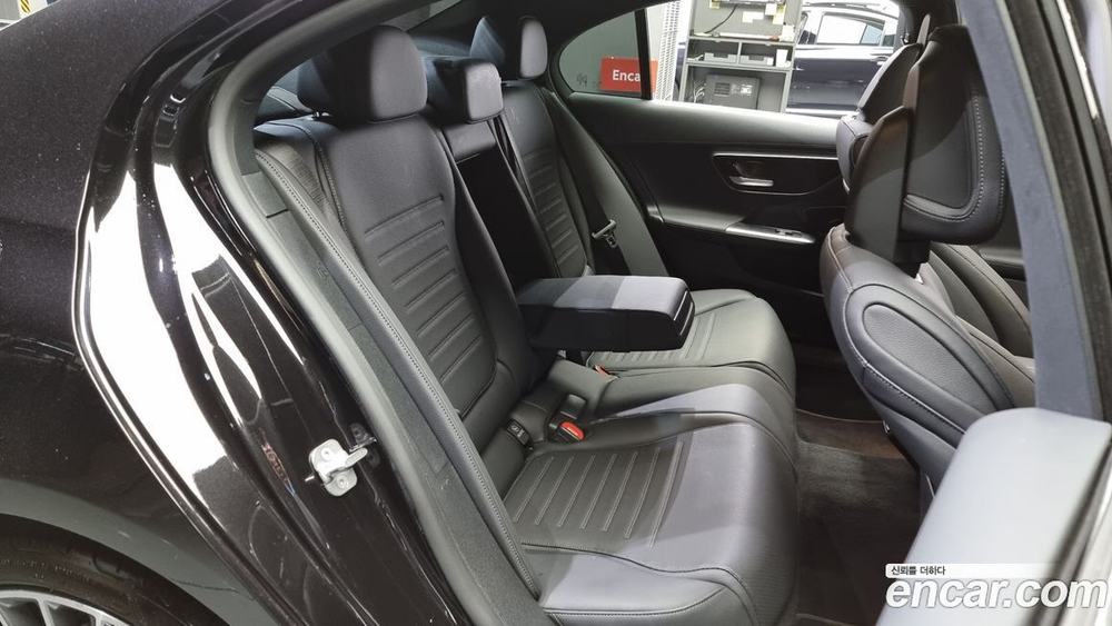 Mercedes-Benz C-Class W206 C300 4MATIC AMG Line (12.2023)