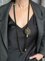 Колье ажурный шар на длинной металлической черной цепочке, бронза