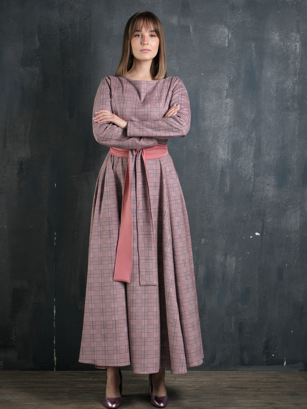 Платье с кушаком /персик клетка