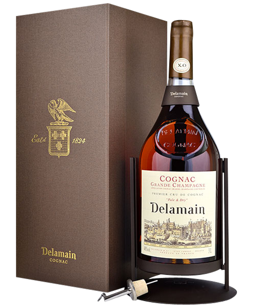 Delamain, &quot;Pale &amp; Dry&quot; XO 3,0 with a pouring stand
