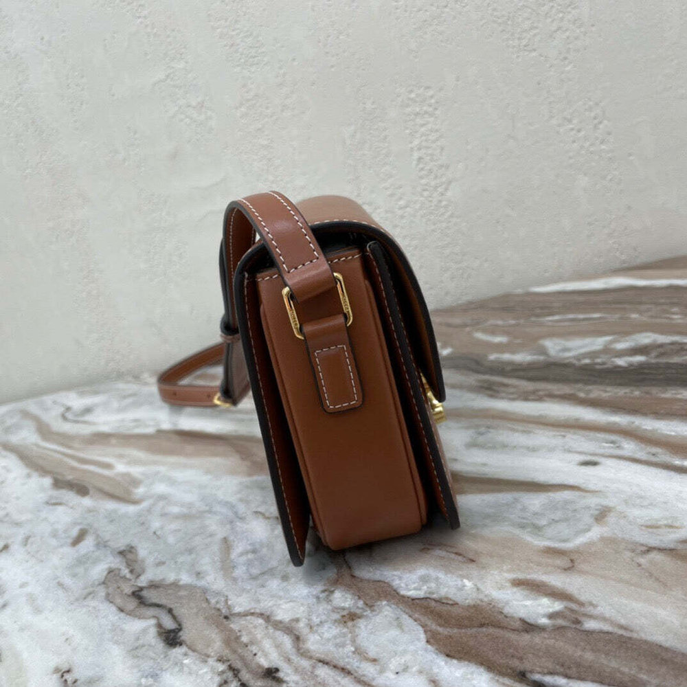 Celine Triomphe 18 cm