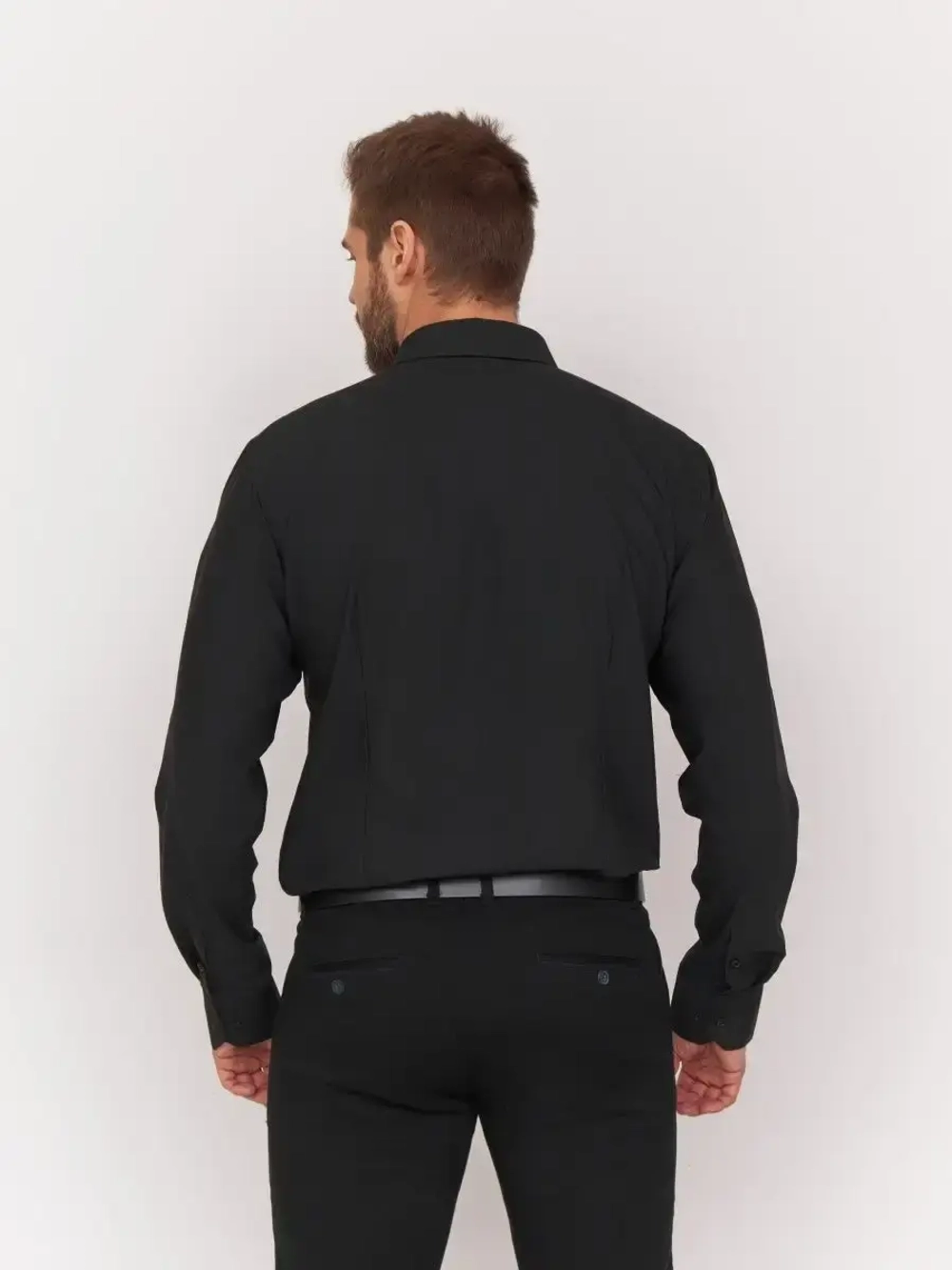 Рубашка классическая с длинным рукавом приталенная