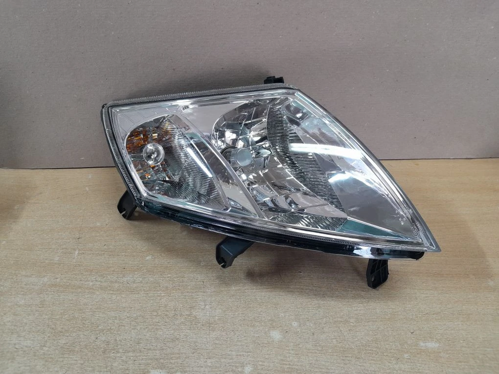 Фара передняя левая Faw 81150TKA00