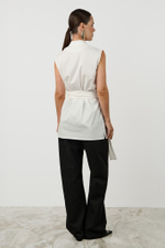 Блуза с драпировкой и поясом