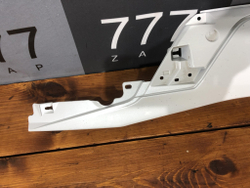 Накладка крышки багажника Mitsubishi Outlander 3 15-22 Б/У Оригинал 5817a26502