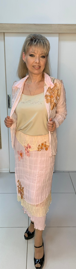 Летняя нежно-розового цвета юбка