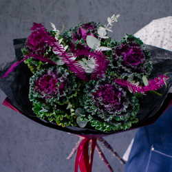 54. Дерзкий насыщенный букет с брассикой