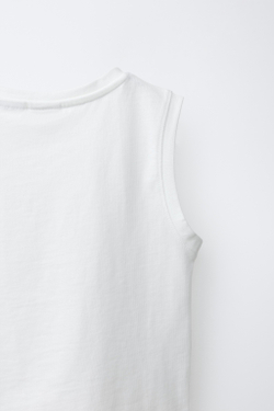ZARA ОДНОТОННАЯ ФУТБОЛКА С КАРМАНОМ, БЕЛЫЙ