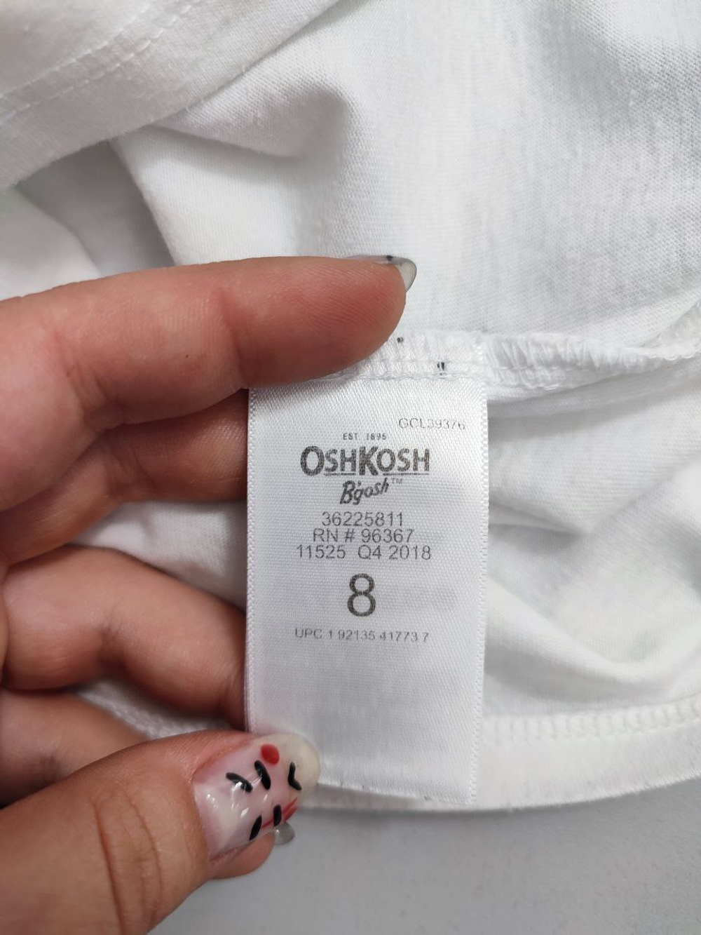 Футболка Oshkosh практичная на 8 лет