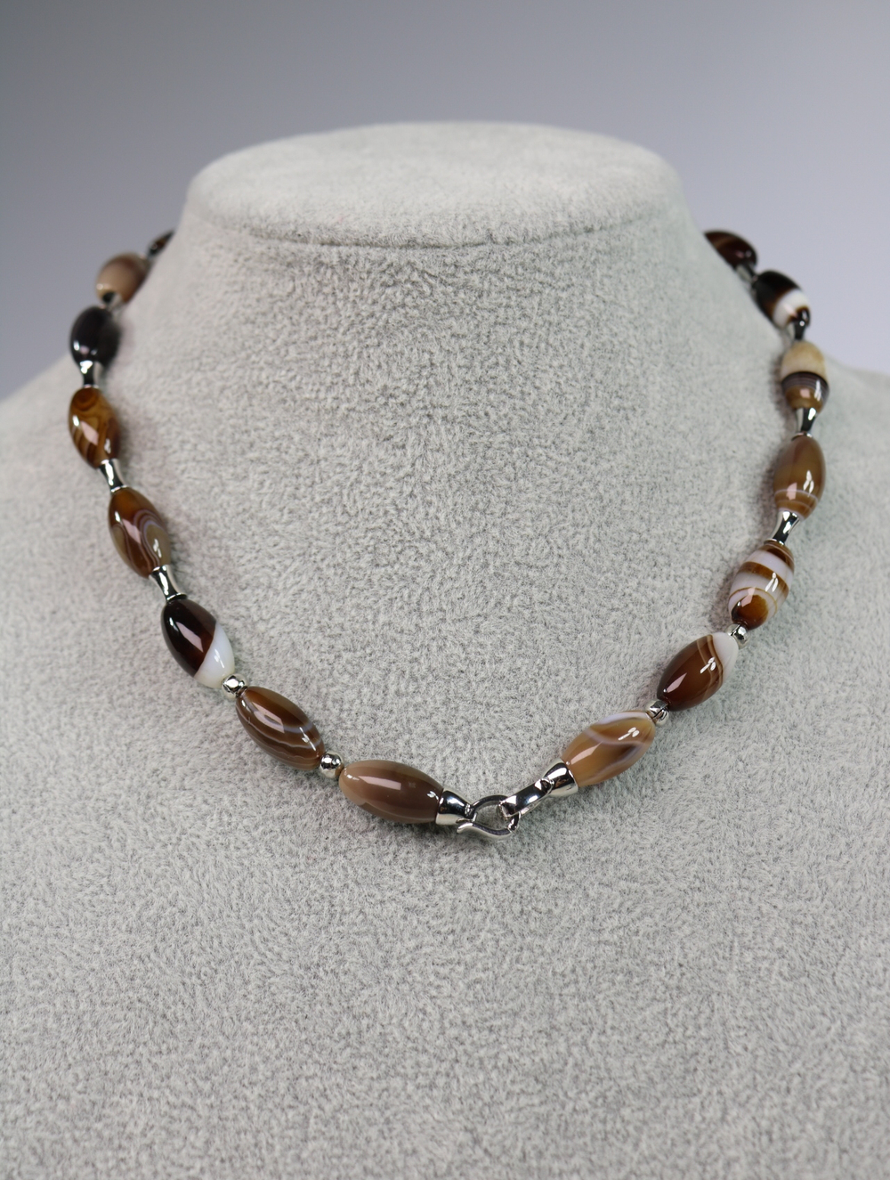 Чокер-колье из полосатого агата «Линии спокойствия»