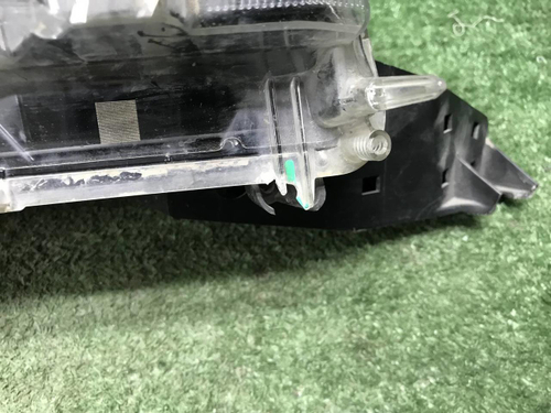 Битая Фара правая Toyota LC Prado 150 (17-нв) LED