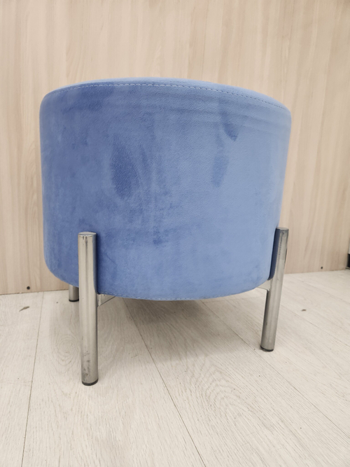 Пуф круглый на металл основании велюр синий