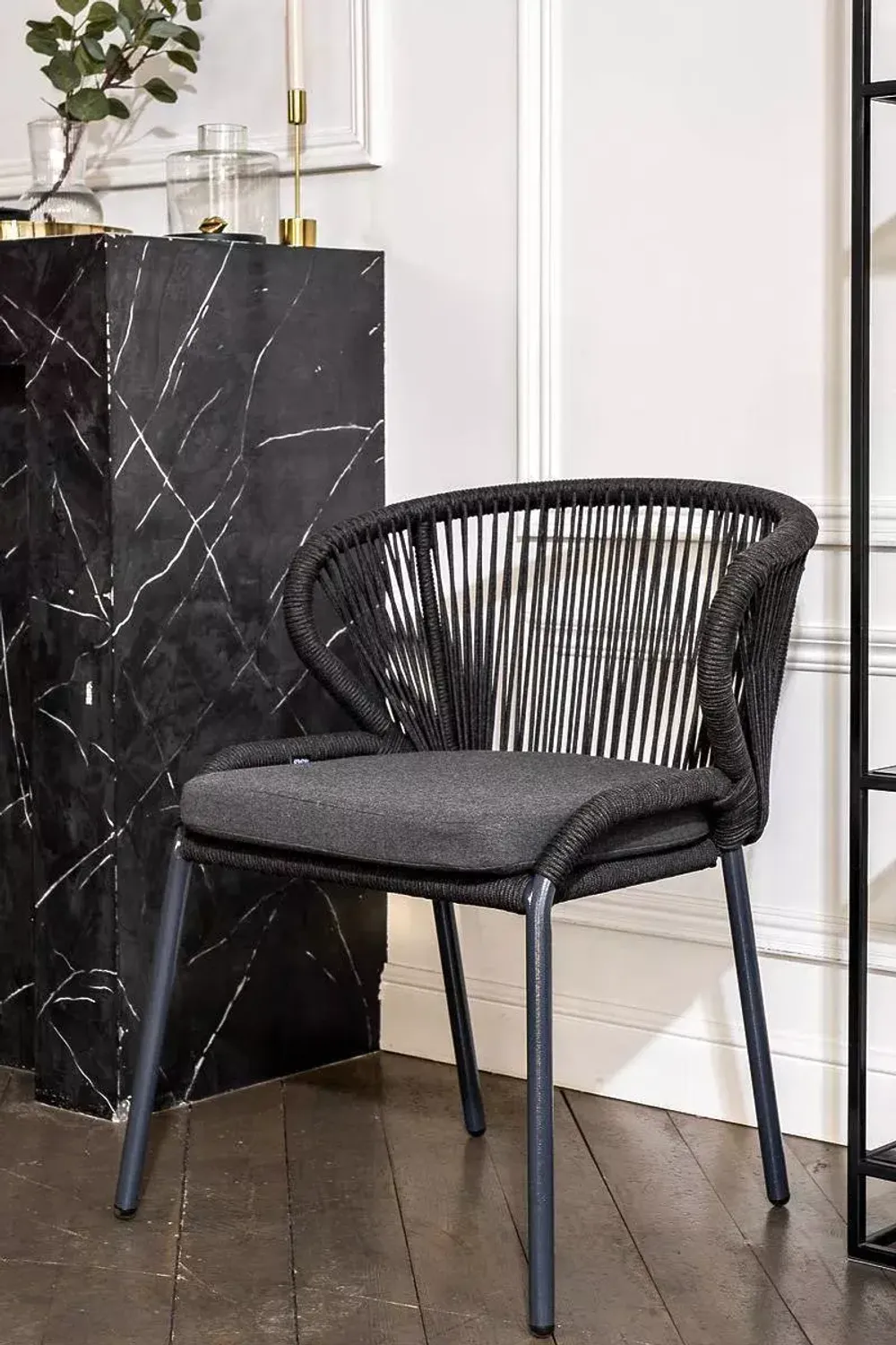 "Венето" обеденная группа на 4 персоны со стульями "Милан", каркас темно-серый, роуп темно-серый