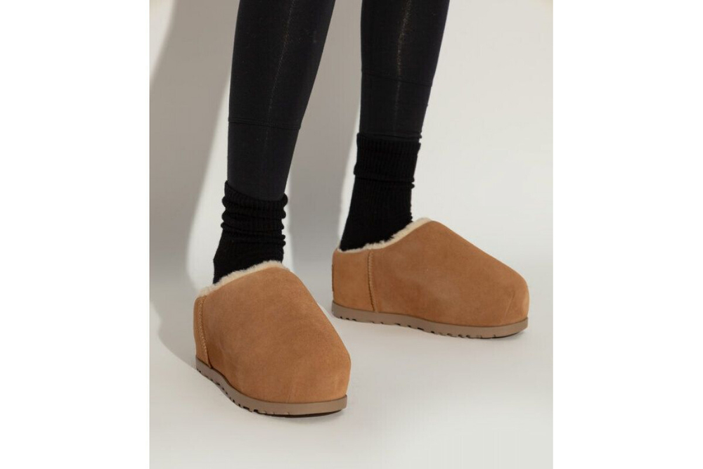 UGG Pumped Slide Chestnut