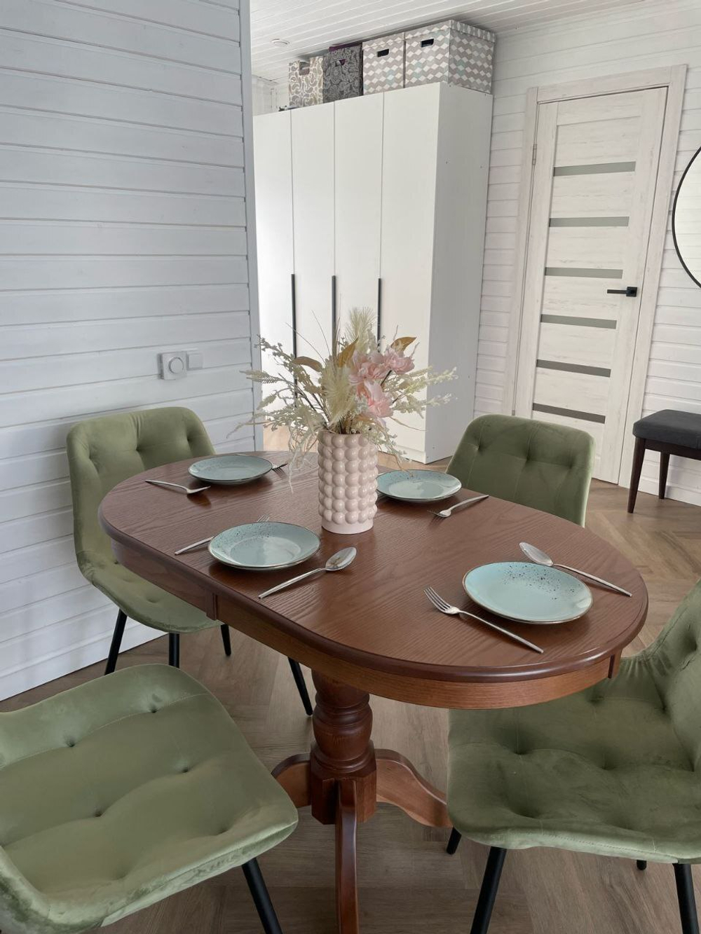 Кухонный нераздвижной стол "Консул" и 4 стула Феликс