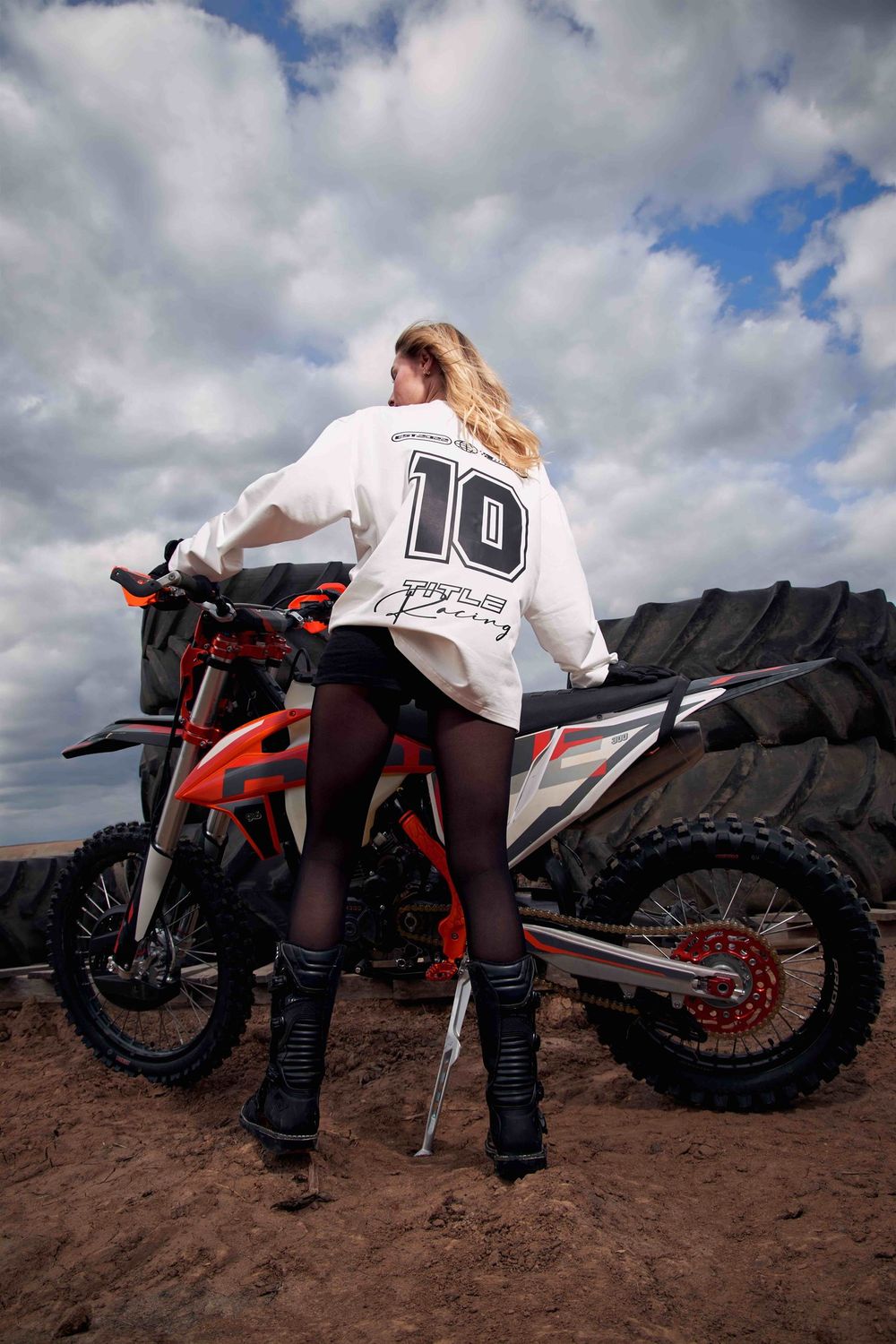 Купить Лонгслив ФК 10 x Winline Title Racing белый Лонгслив ФК 10 x Winline Title Racing белый