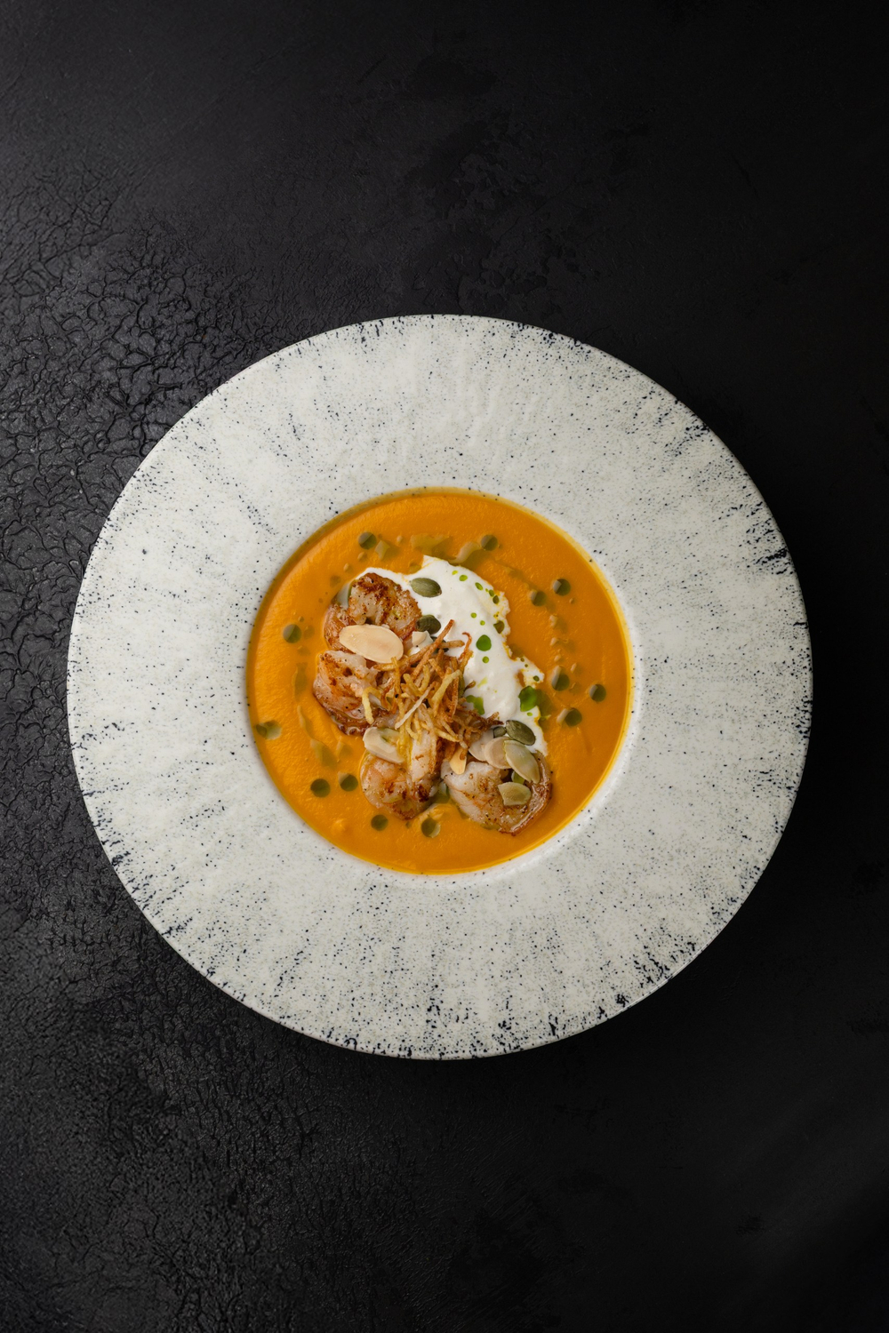 Крем-суп из тыквы и батата с креветками