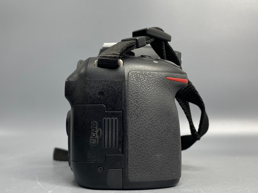 Nikon D5200 kit 18-55mm 48.367 кадров