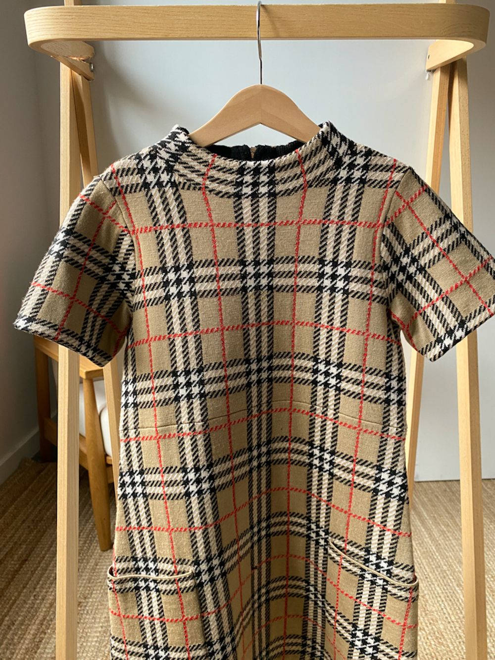 Шерстяное платье Burberry, 128