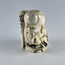 Статуэтка нэцкэ Шоусин с посохом и вкусным персиком