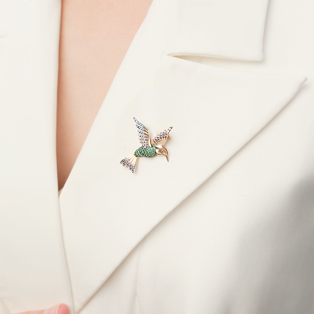 Брошь «Колибри» из красного золота с фианитами