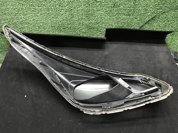 Стекло фары левое Kia Rio 4 FB (2017-2020)