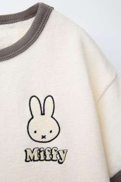 ZARA ФУТБОЛКА С ВЫШИВКОЙ MIFFY ©, ЭКРЮ