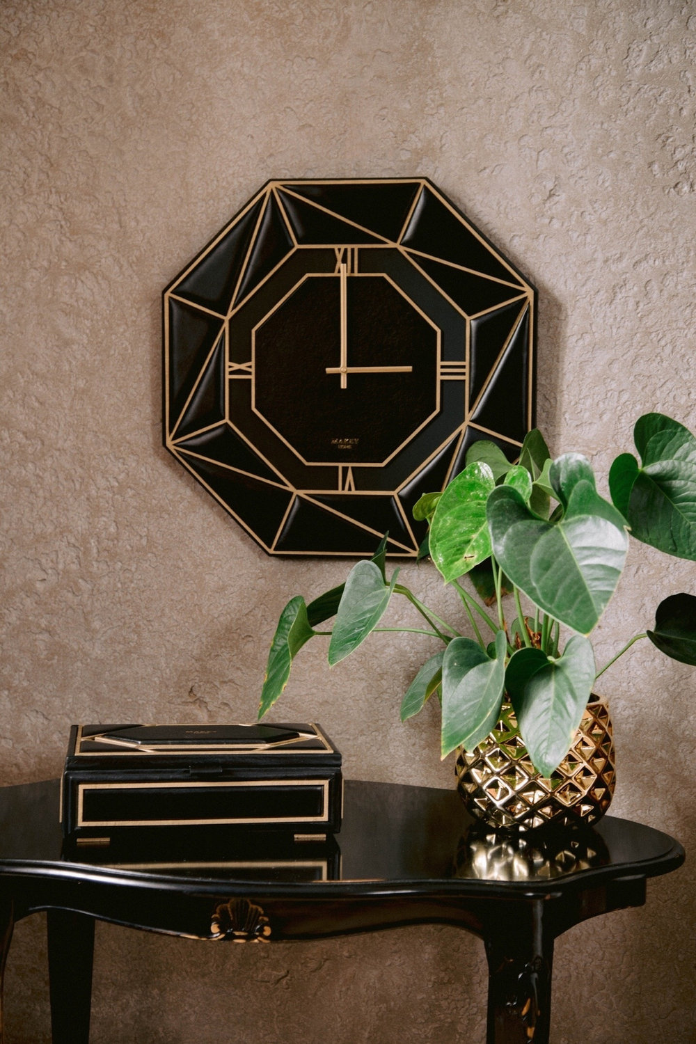 Часы «Deco». Цвет черный