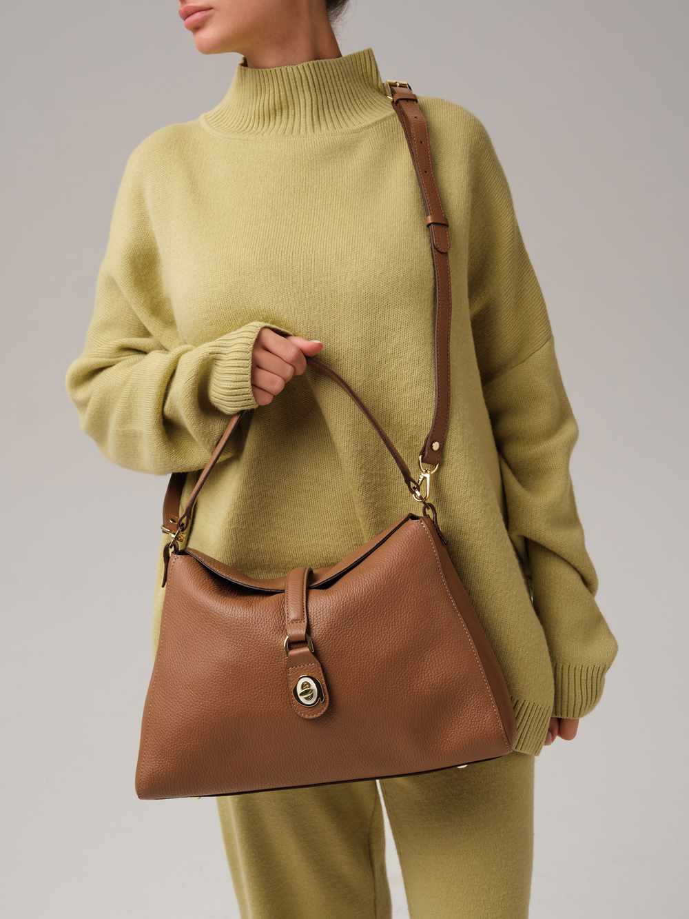 Кожаная сумка Azaro 30956 орех