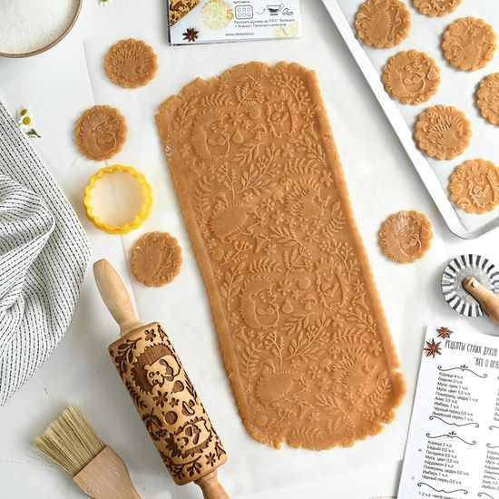 Малая скалка с узором Ежики